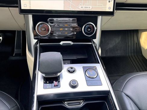 Used 2023 Land Rover Range Rover Autobiography AWD/4WD image 24