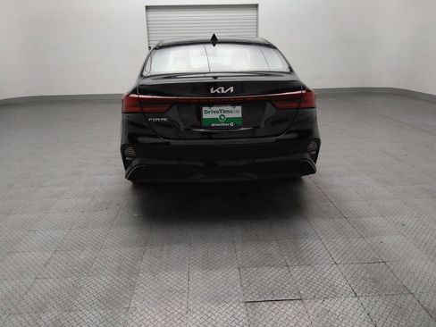 Used 2023 Kia Forte LXS w/ LXS Technology Package FWD image 6