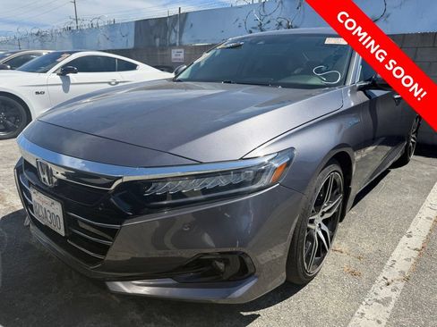Used 2022 Honda Accord Touring image 2