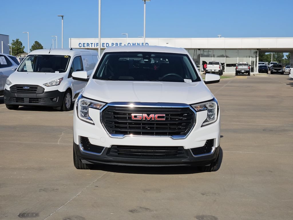 Used 2022 GMC Terrain SLE FWD image 2