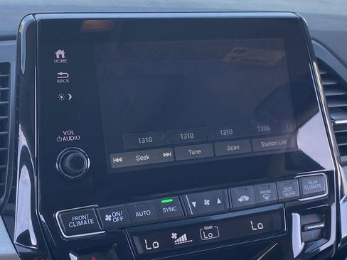 Certified 2024 Honda Odyssey Touring image 24