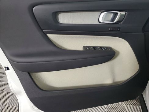 Certified 2026 Volvo XC40 B5 Plus AWD/4WD image 15