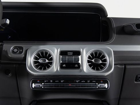 Used 2025 Mercedes-Benz G 63 AMG 4MATIC image 37