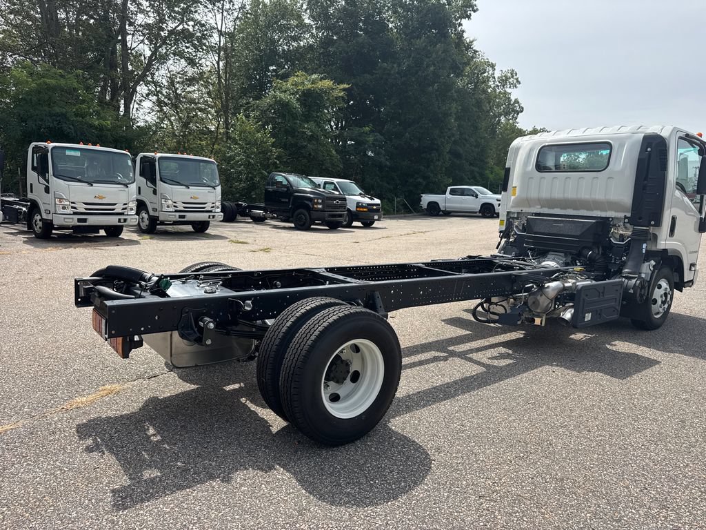 Used 2024 Chevrolet Low Cab Forward 4500 XD RWD image 5