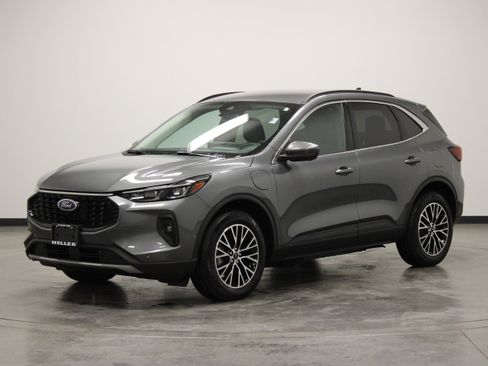 Used 2023 Ford Escape SE w/ PHEV Premium Package FWD image 4