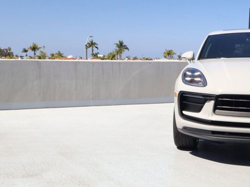New 2026 Porsche Macan AWD/4WD image 12