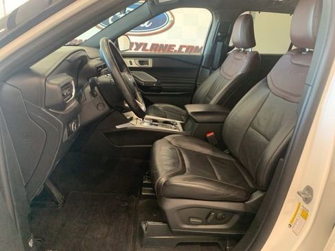 Used 2023 Ford Explorer Platinum w/ Technology Package AWD/4WD image 13