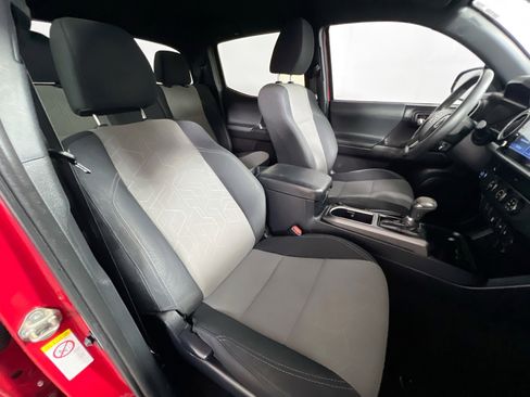 Used 2020 Toyota Tacoma TRD Sport RWD image 31