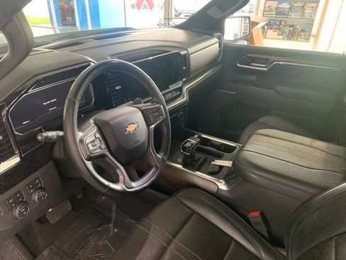 Used 2024 Chevrolet Silverado 1500 High Country image 12