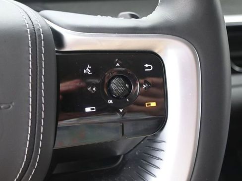 Used 2025 INFINITI QX80 Sensory image 18