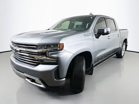 Used 2022 Chevrolet Silverado 1500 High Country w/ Technology Package image 3