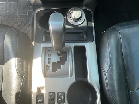 Used 2010 Toyota 4Runner Limited AWD/4WD image 18