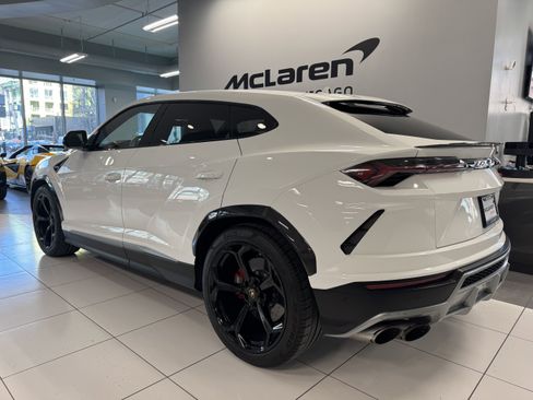 Used 2020 Lamborghini Urus image 3