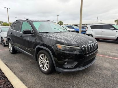 Used 2019 Jeep Cherokee Latitude w/ Popular Appearance Group