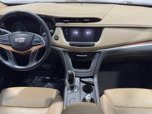 Used 2019 Cadillac XT5 Platinum image 18