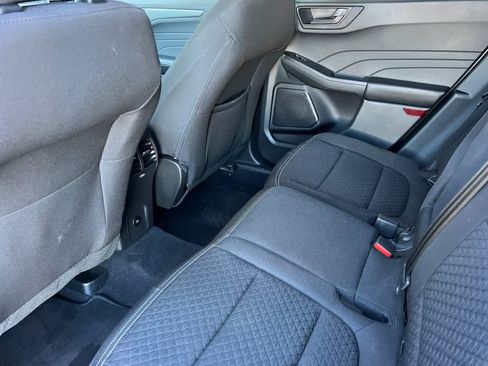 Used 2023 Ford Escape Active w/ Tech Pack #1 AWD/4WD image 4