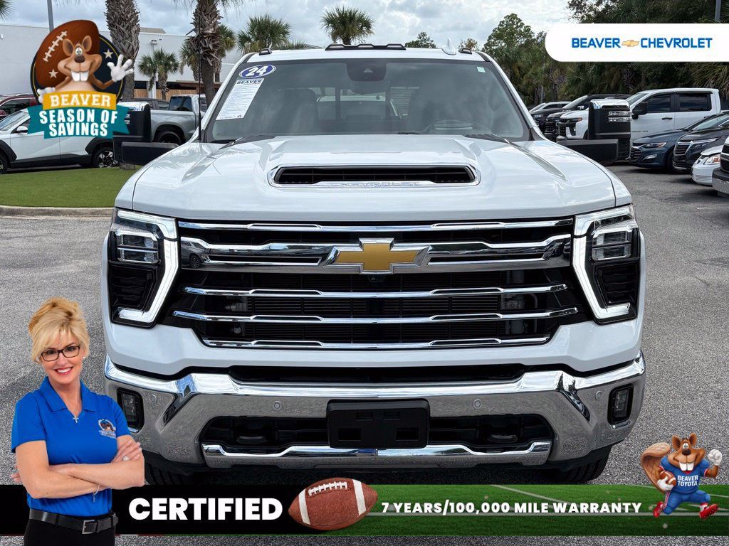 Used 2024 Chevrolet Silverado 3500 LTZ w/ LTZ Convenience Package AWD/4WD image 3