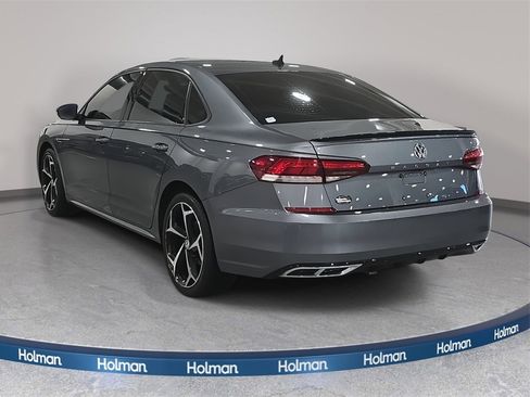 Used 2022 Volkswagen Passat 2.0T R-Line image 8