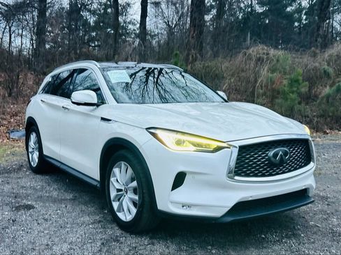 Used 2019 INFINITI QX50 Essential w/ Premium Heat Package image 8