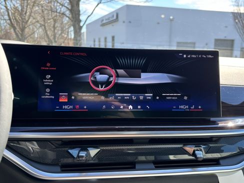 Used 2026 BMW X5 xDrive40i w/ Premium Package image 32