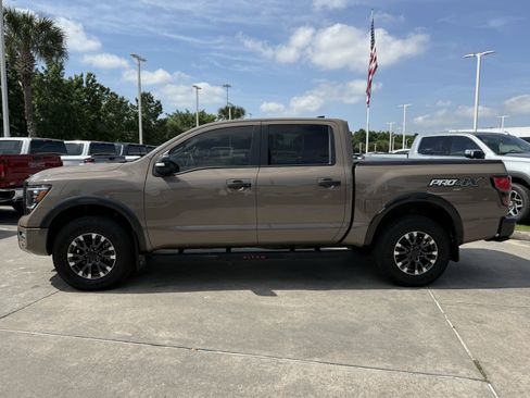 Used 2024 Nissan Titan PRO-4X w/ Pro-4x Convenience Package AWD/4WD image 8