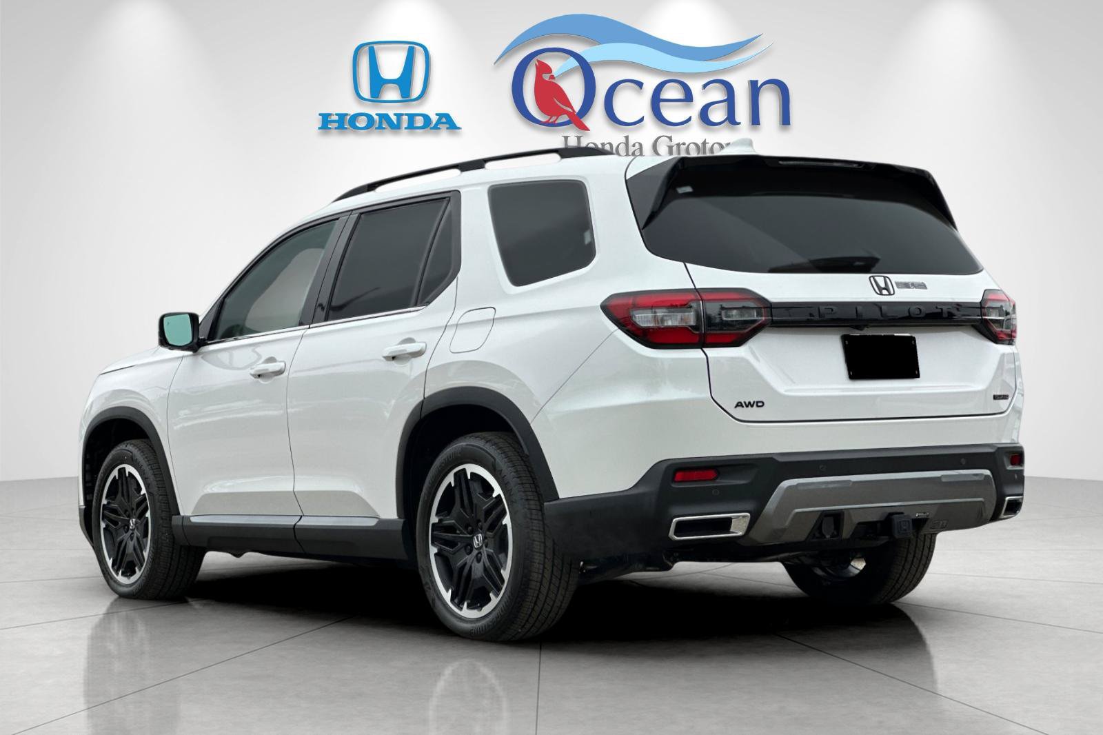 New 2026 Honda Pilot Touring image 3