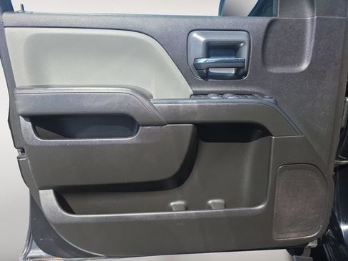 Used 2019 Chevrolet Silverado 1500 Custom w/ Custom Convenience Package AWD/4WD image 16