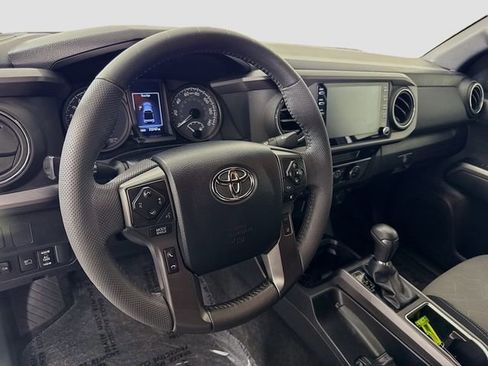 Certified 2023 Toyota Tacoma TRD Off-Road image 9