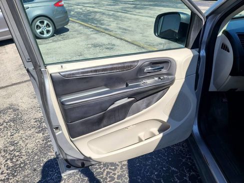 Used 2014 Dodge Grand Caravan American Value Package image 8