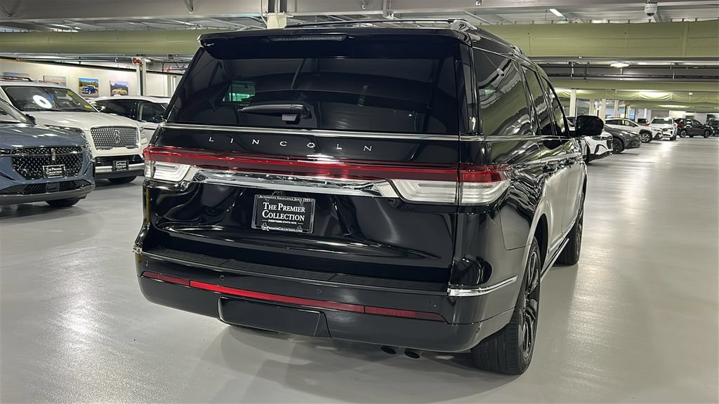 Certified 2022 Lincoln Navigator Reserve AWD/4WD image 4