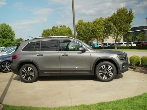 Used 2026 Mercedes-Benz GLB 250 4MATIC image 9