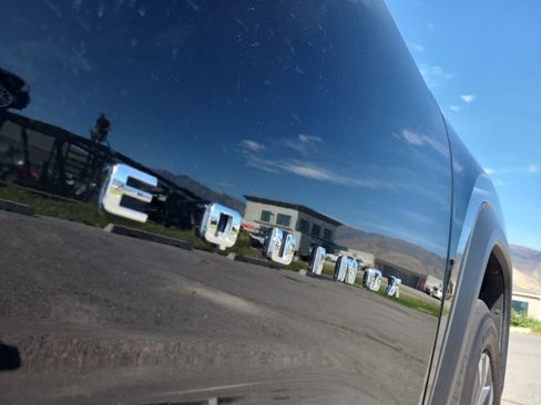 Used 2025 Chevrolet Equinox LT FWD image 16