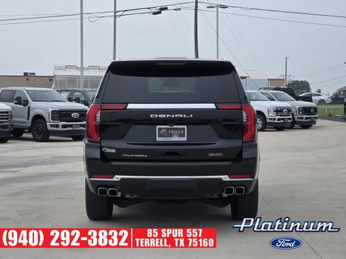 Used 2025 GMC Yukon Denali AWD/4WD image 8
