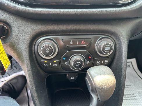 Used 2013 Dodge Dart Aero FWD image 16
