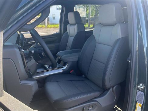 New 2026 Chevrolet Silverado 2500 ZR2 w/ LPO, Dark Essentials Package AWD/4WD image 9