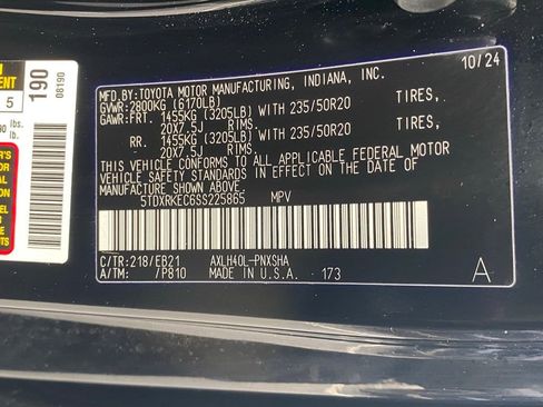 Used 2025 Toyota Sienna XSE image 23