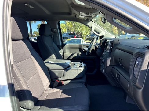 Used 2025 Chevrolet Silverado 1500 Custom image 10