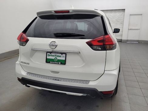 Used 2017 Nissan Rogue S FWD image 7