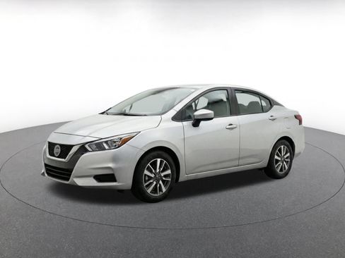 Used 2025 Nissan Versa SV FWD image 3