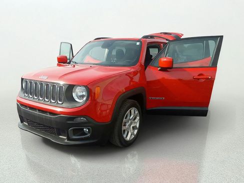 Used 2015 Jeep Renegade Latitude w/ Popular Equipment Group FWD image 11