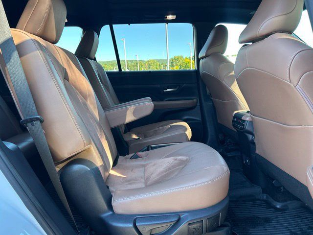 Used 2026 Toyota Grand Highlander AWD Hybrid image 38