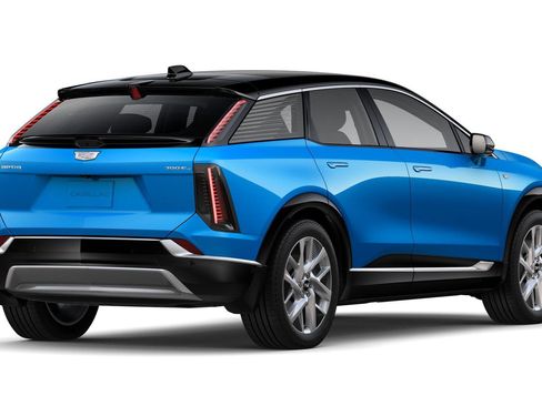 New 2026 Cadillac Optiq Luxury 2 image 30