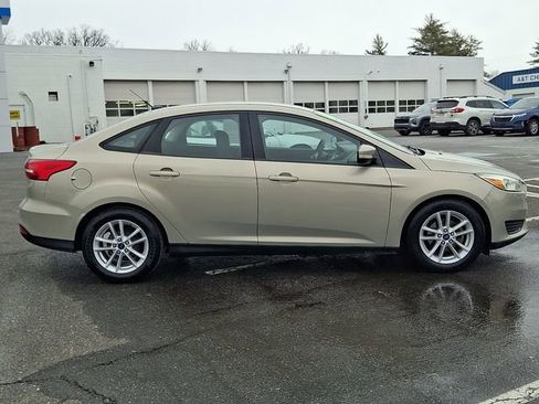 Used 2016 Ford Focus SE image 7