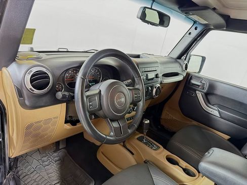 Used 2015 Jeep Wrangler Unlimited Sahara AWD/4WD image 10