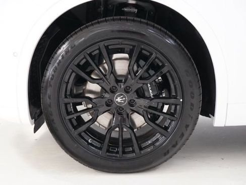 New 2025 Maserati Grecale Modena AWD/4WD image 9