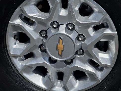 Certified 2025 Chevrolet Silverado 3500 LTZ w/ LTZ Convenience Package AWD/4WD image 9