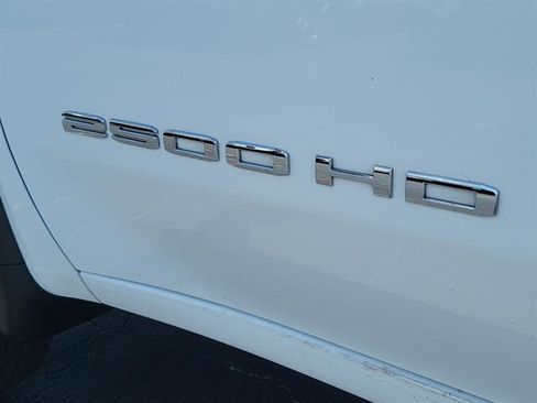 Used 2022 GMC Sierra 2500 Pro w/ Convenience Package image 7