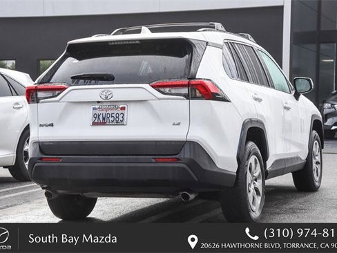 Used 2021 Toyota RAV4 LE image 5