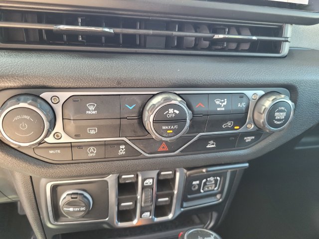 Used 2024 Jeep Wrangler Unlimited Sport AWD/4WD image 25