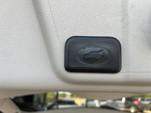 Used 2017 Buick Enclave Leather FWD image 9